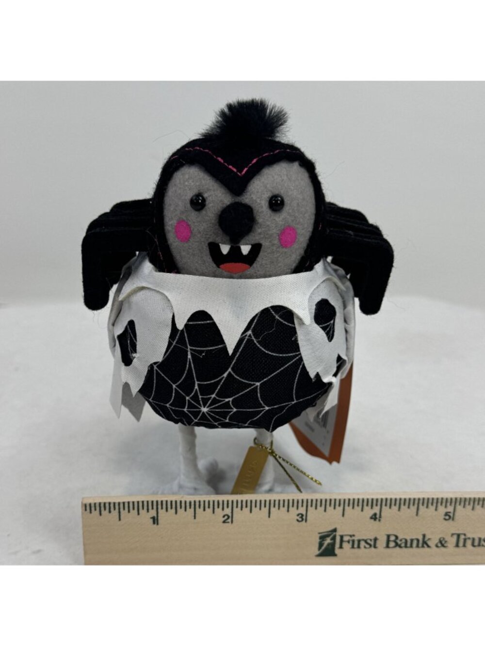 Hyde & Eek! Skitter Featherly Friends Decorative Halloween Bird Spider Web Cape - Picture 11 of 12